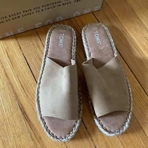 Toms Clarita Suede Slides Sz 9.5 NEW!